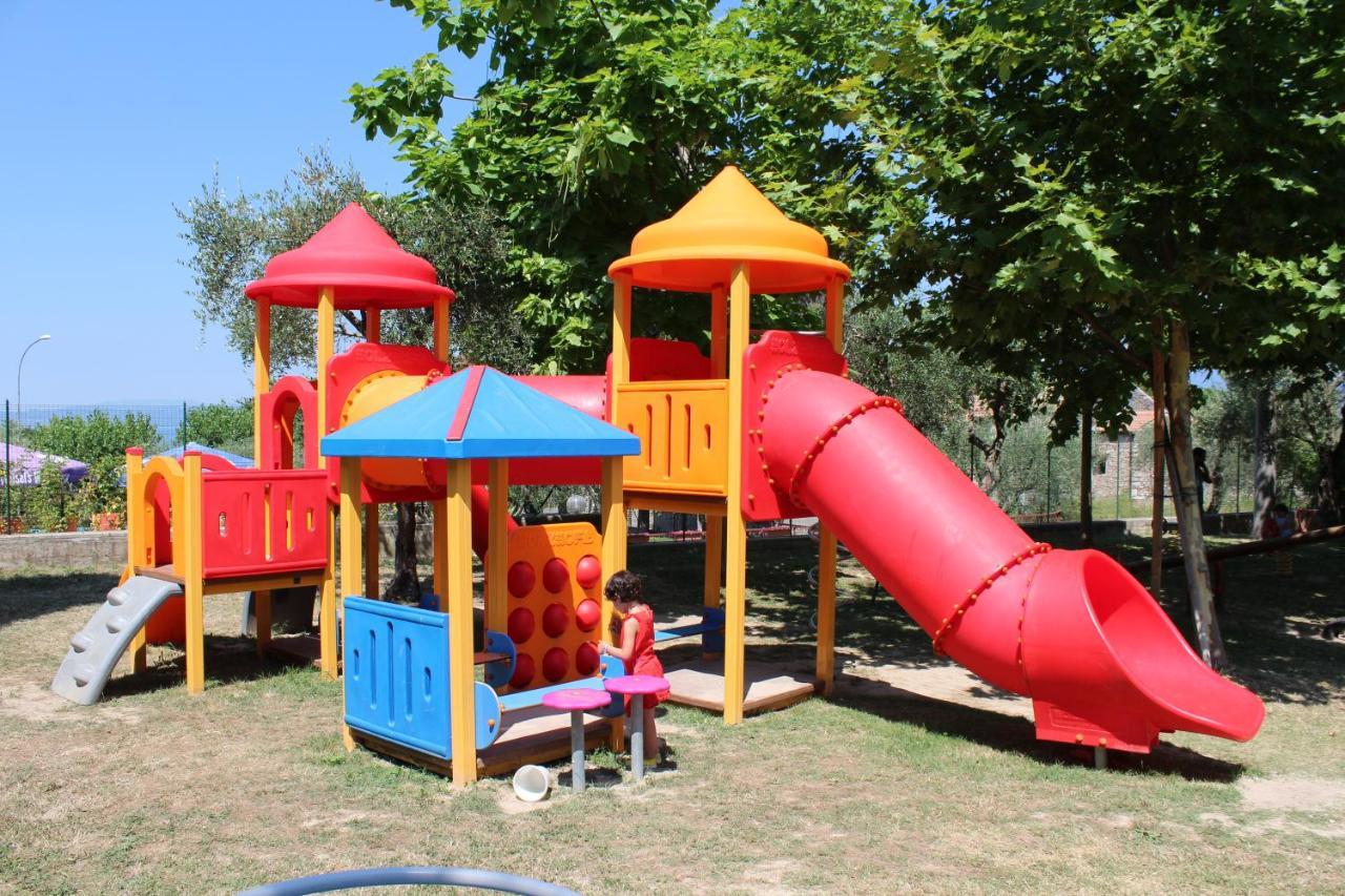 Albatross Mobile Homes On Camping Cisano & San Vito S. P. A. Bardolino Ngoại thất bức ảnh